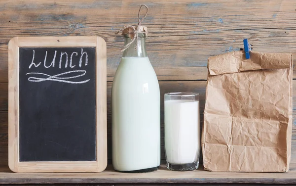 Glas Tasse Milch Auf Rustikalem Holz Hintergrund Mit Kopierraum Leere — Stockfoto