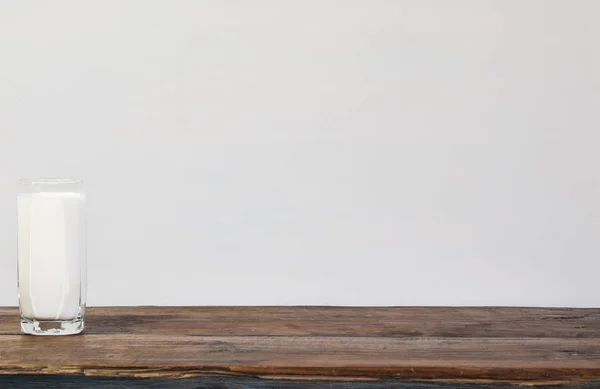 Friss Tej Fából Készült Asztal Üveg Üveg — Stock Fotó