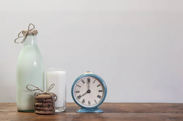 Verre Biscuits Lait Chocolat Sur Fond Bois — Photo