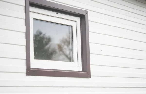 Empty Wall Small Window — Stock Photo, Image