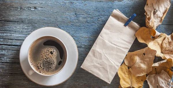 Bovenaanzicht Van Een Vers Gezette Espressokoffie Mok Rustieke Houten Achtergrond — Stockfoto