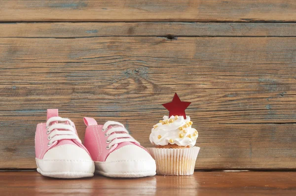 Feestelijke Achtergrond Decoratie Voor Verjaardag Met Heerlijke Cupcakes Voor Een — Stockfoto