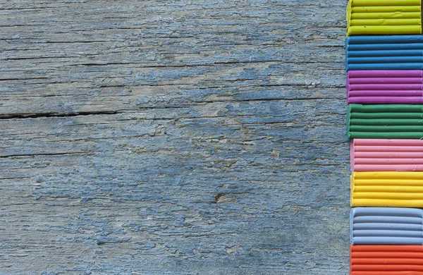Vista Dall Alto Sfondo Legno Con Plastilina Colorata — Foto Stock