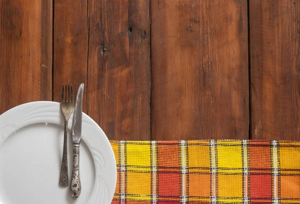 Cadre Table Rustique Avec Couverts Serviette Colorée Sur Table Bois — Photo