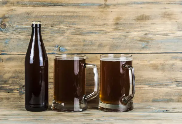 Bouteille Verre Avec Bière Sur Table Bois — Photo