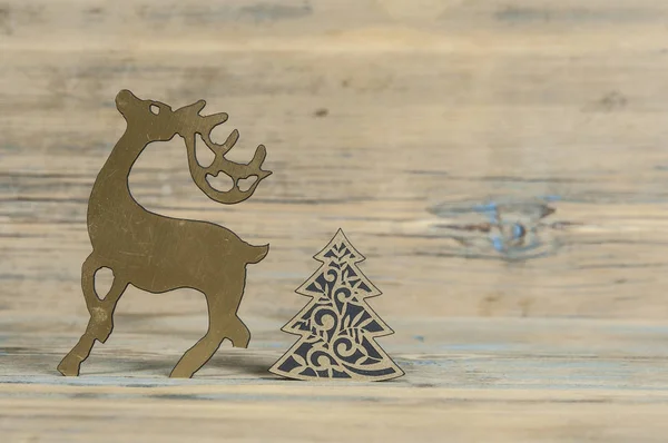 Weihnachtsgrußkarte Mit Ornamenten Auf Holzgrund — Stockfoto