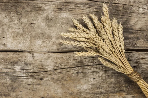 Sheaf Wheat Ears Wooden Table Top View — Stock Photo, Image