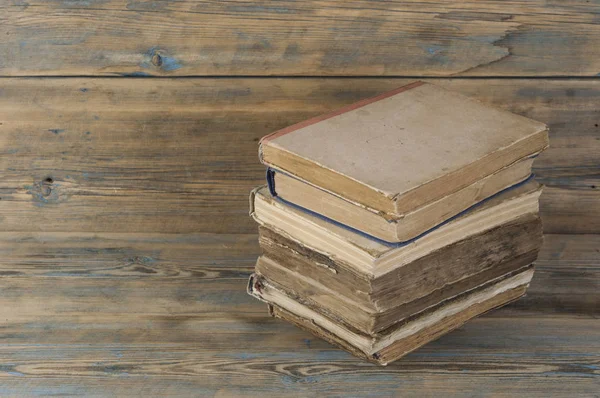 Libros Antiguos Vintage Sobre Fondo Madera —  Fotos de Stock