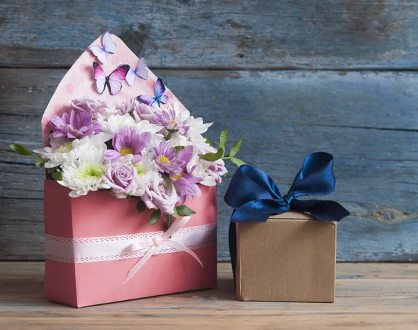 Beautiful Flower Bouquet Wooden Table Background — Stock Photo, Image