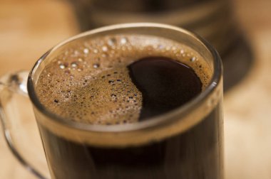 Kahve köpüğü aşırı kapatın. Makro doku ve arka plan