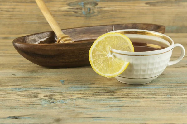 Tazza Con Limone Miele Sfondo Legno — Foto Stock