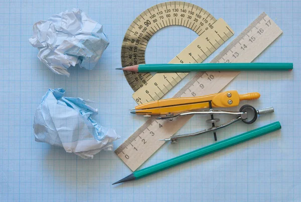 Instrumentos Matemáticos Sobre Esquina Papel Gráfico Matemático Con Espacio Copia —  Fotos de Stock