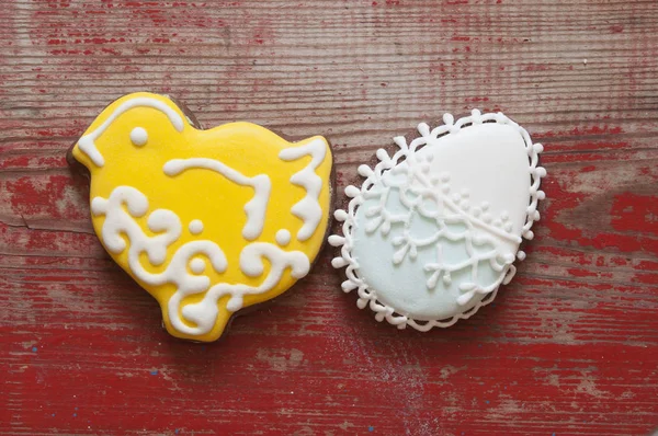 Coloridas galletas de Pascua sobre fondo de madera —  Fotos de Stock