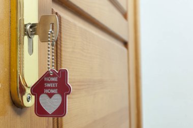 evin anahtarı ev şeklinde bir kapı kilit Gümüş Anahtarlık
