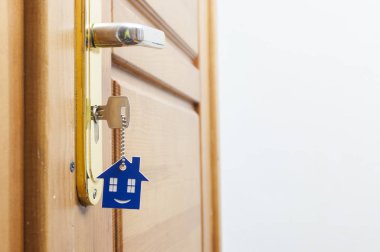 evin anahtarı ev şeklinde bir kapı kilit Gümüş Anahtarlık