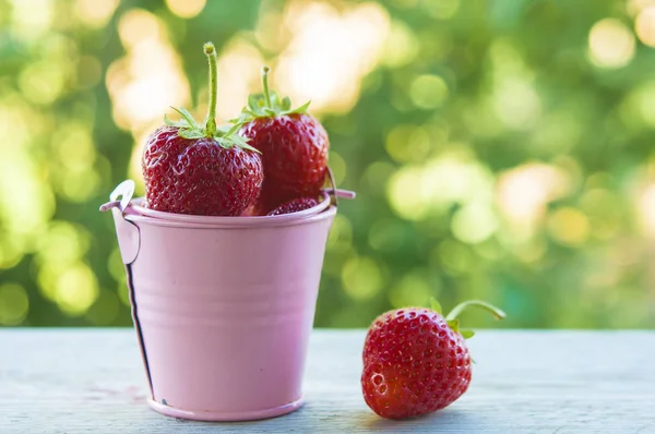 Süße Gartenbeeren. rote Beeren. — Stockfoto