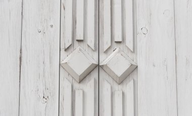 Çiçek desen ahşap dekorasyon için üzerine oyulmuştur