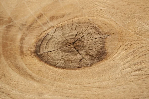 Ofen getrocknete gesägte Pinus radiata, die die Spaltung zeigt, die durch eine — Stockfoto
