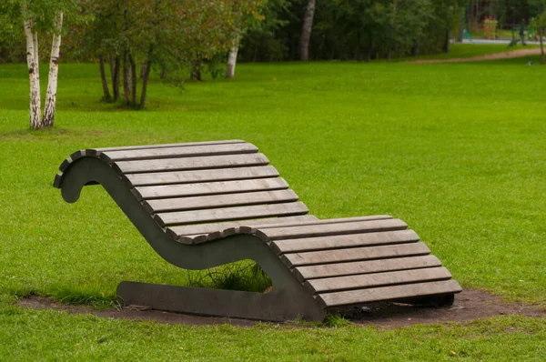 Wooden Bench Green Grass — Stock Photo, Image