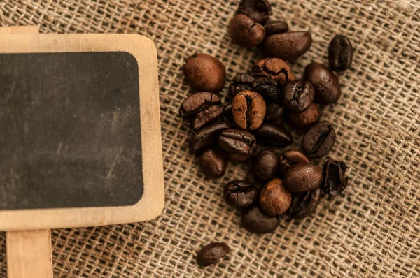 Kaffebönor Burlap Bakgrund — Stockfoto