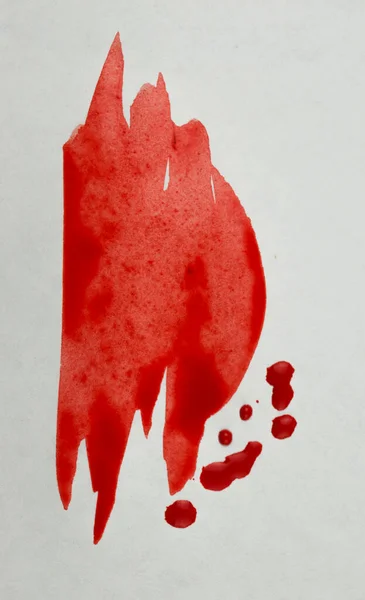 白い紙の背景に水彩の赤い筆のストローク — ストック写真