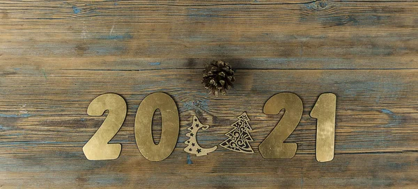 2021 Feliz Ano Novo Número Ouro Mesa Madeira Com Espaço — Fotografia de Stock