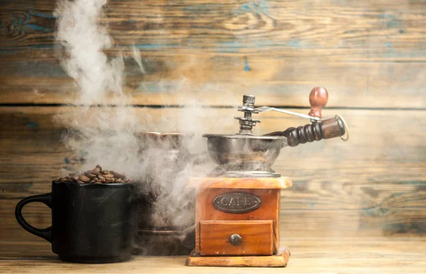 Steaming Fresh Coffee Mug Set Coffee Brewing — Stock Photo, Image