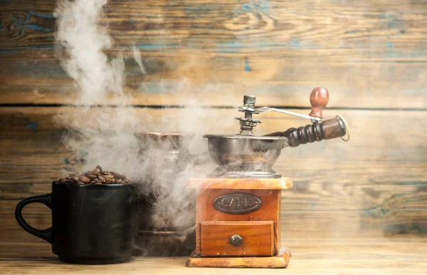 Stomende Verse Koffie Een Mok Zet Koffie Zetten — Stockfoto