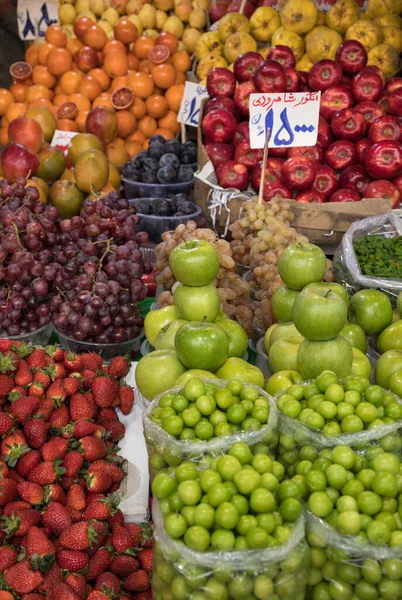Varieties Organic Spring Fruits Traditional Daily Market Tehran — Stock Photo, Image