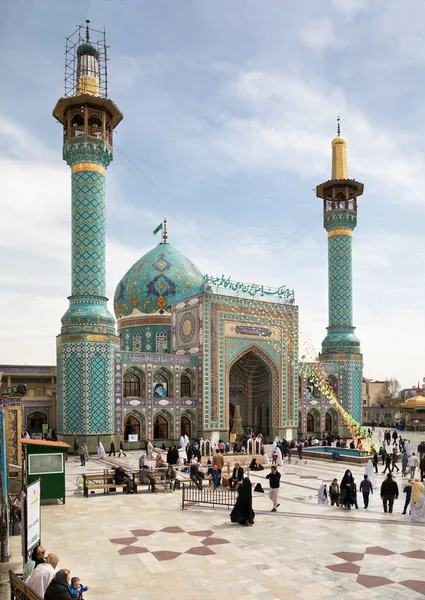 Tehran Iran 在Tajrish和Shemirandistric Imamzadeh Saleh清真寺的庭院和外部 该清真寺是德黑兰北部最受欢迎的什叶派圣地之一 — 图库照片