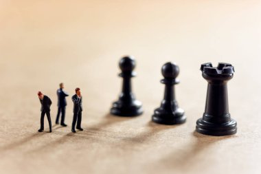 Strateji, yönetim ve liderlik kavramı.