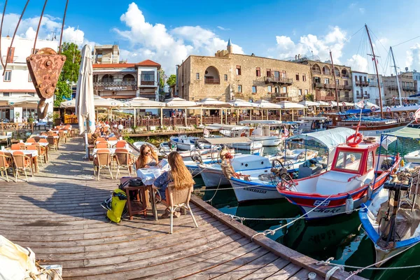 Κερύνεια Κύπρος Μαΐου 2018 Cafe Στην Προβλήτα Της Παλιάς Πόλης — Φωτογραφία Αρχείου