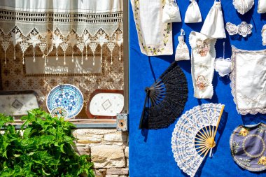 Lefkaritika veya Lefkara danteli, geleneksel nakış Pano Lefkara. Larnaka Bölgesi, Kıbrıs.