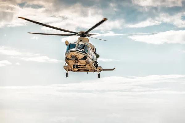 Helicóptero Bimotor Médio Porte — Fotografia de Stock
