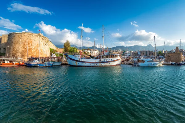 Bateaux Dans Port Kyrenia Sur Côte Nord Chypre — Photo