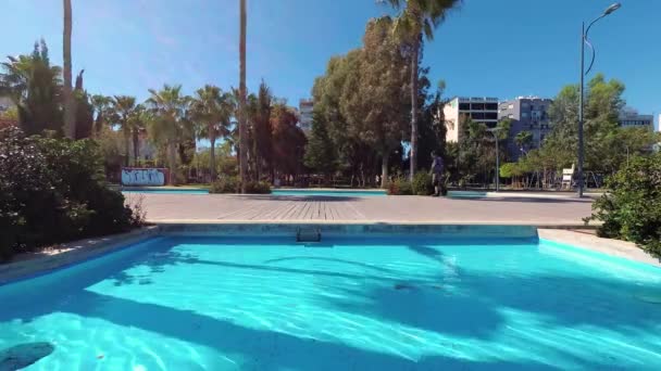 Limassol Cyprus Abril 2018 Moradores Turistas Que Caminham Passeio Molos — Vídeo de Stock