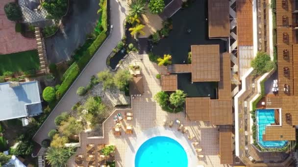 Uitzicht Vanuit Lucht Het Hotel Met Zwembad Limassol Cyprus — Stockvideo