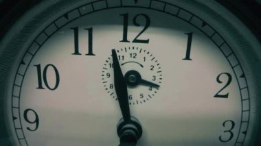 Vintage saat yakın plan. Zaman Ayarı videosu