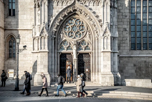 BUDAPEST, HUNGARY - JANUARY 07, 2019: Ornate architectural details of the Matthias Church entrance — Stock Photo, Image