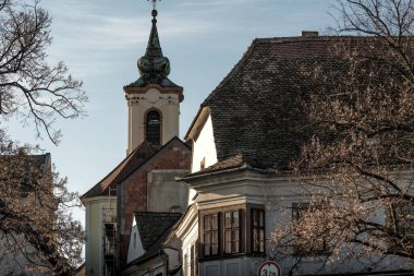 Macaristan, Szentendre 'deki eski evler ve Blagovestenska kilise çan kulesi