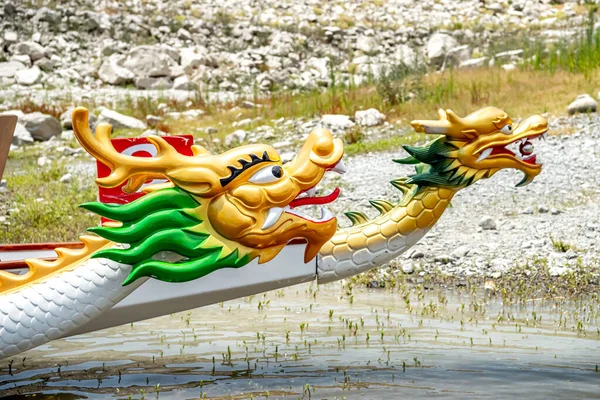 Bateaux Dragons Amarrés Quai Jetée Bois Sur Lac — Photo