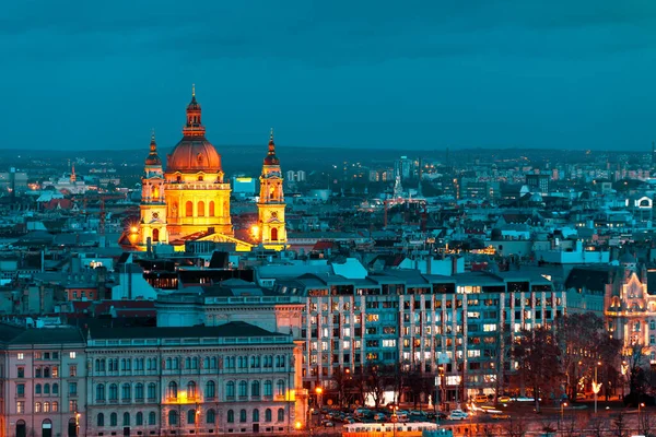 Будапешт Святой Стефан Ночью — стоковое фото