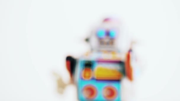 Yürüyen Oyuncak Robot — Stok video