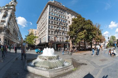 Belgrad, Sırbistan - 13 Eylül 2019: Cumhuriyet Meydanı 'nda çeşme