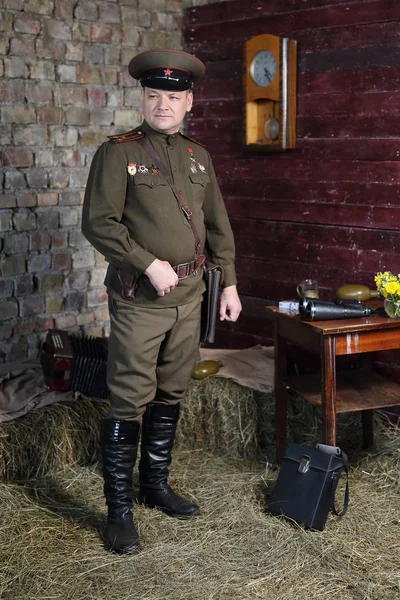 Sovyet ordusu subayı.