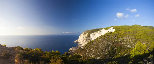 Alte Scogliere Acqua Blu Contro Tramonto Sull Isola Zante Grecia — Foto Stock