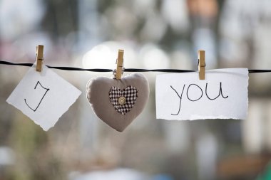 I Love You arka plan. Kalp ve kelime ile asılı 