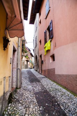 Malcesine, İtalya kasabasında pitoresk eski sokak