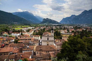 Arco, İtalya Garda Gölü yakınındaki kilise Collegiata dell'Assunta