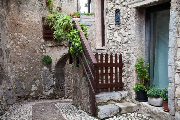 Malerische Alte Straße Der Stadt Malcesine Italien — Stockfoto